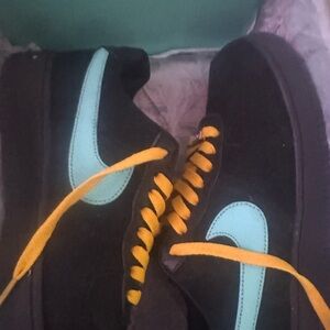 Very good condition just don’t wear them we can talk about a price.